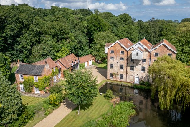 Oxnead 5 bed detached house for sale