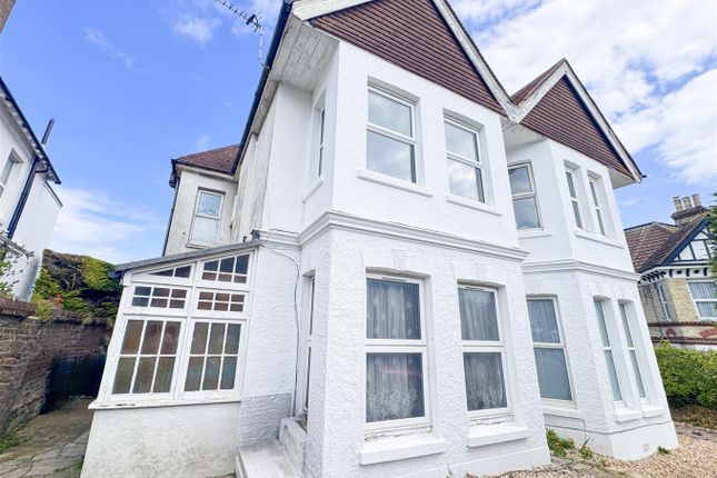 Studio flat for sale
