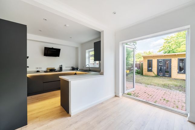 Millpond Court, Addlestone, Surrey, KT15 4 bed terraced house for sale