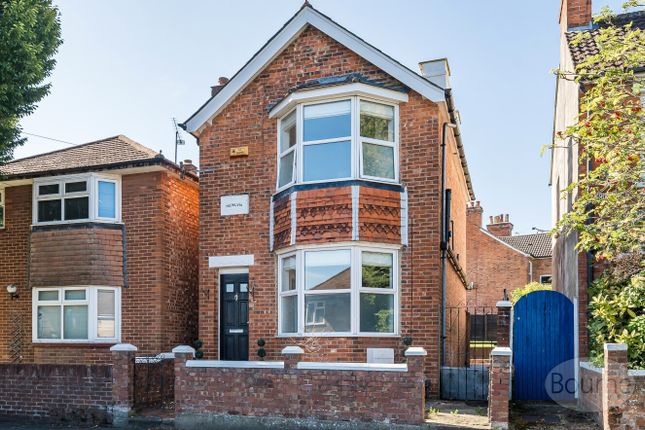 Highland Road, Aldershot GU12 3 bed detached house for sale