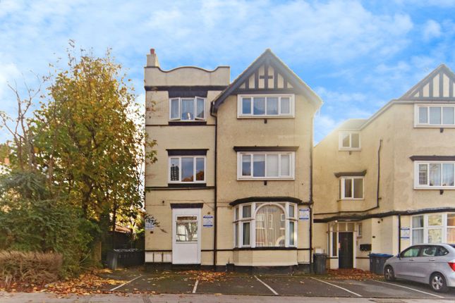 3 bedroom flat for sale