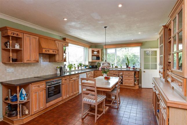4 bed detached house