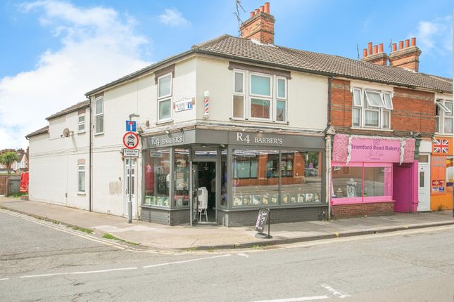 Terraced house for sale