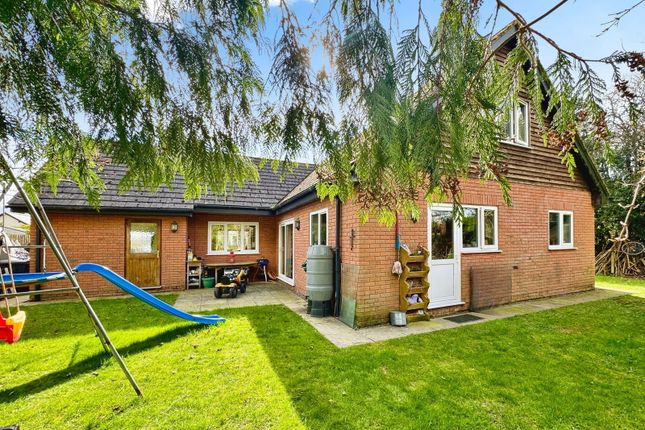 Firs Close, Oswestry SY11 4 bed detached house for sale
