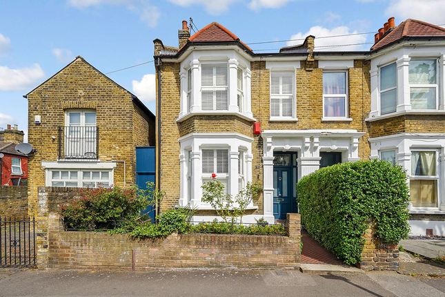 4 bedroom end of terrace house for sale