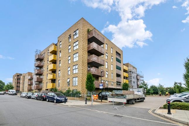 Blanche Court, Rectory Park Avenue... 3 bed flat for sale