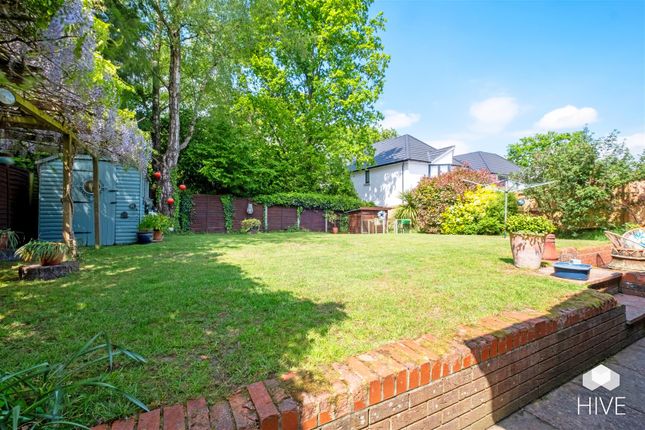 4 bed detached house