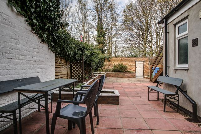 Falsgrave Road, Scarborough, YO12 3 bed terraced house for sale