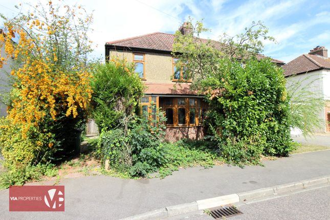 Bushby Avenue, Broxbourne EN10 3 bed semi