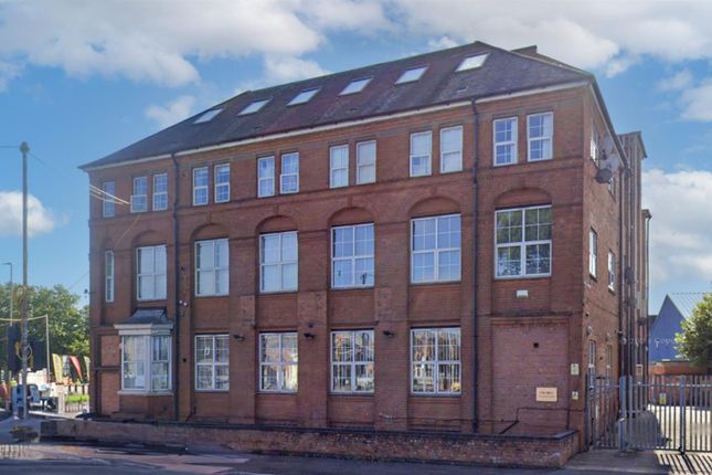 Fosse Road North, Leicester... 2 bed flat for sale