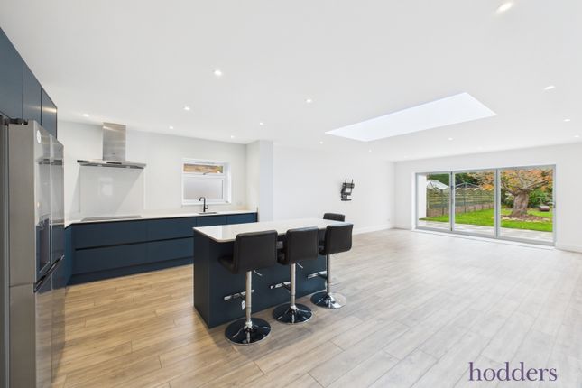 Green Lane, Chertsey, Surrey, KT16 4 bed detached house for sale