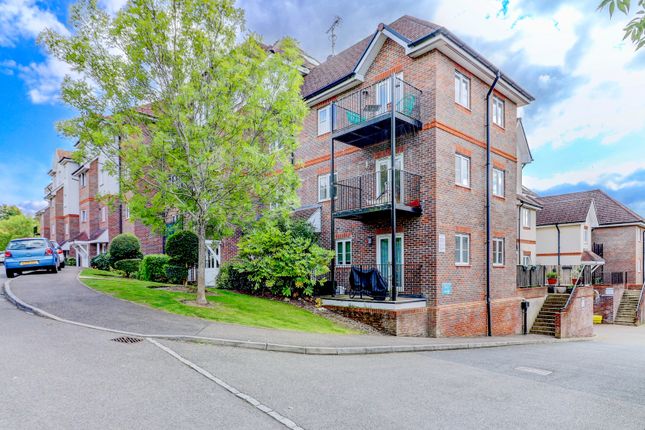 Freer Crescent, Buckinghamshire HP13 2 bed apartment for sale