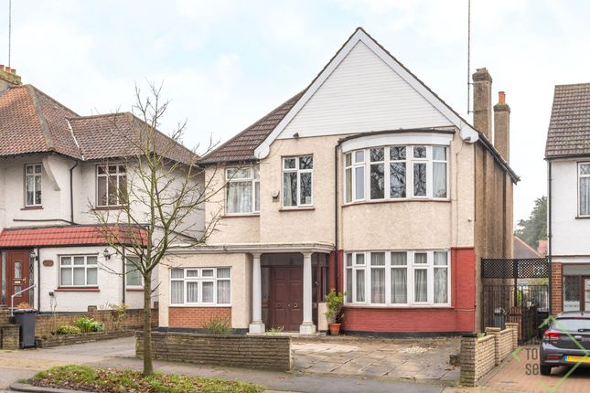 London N11 6 bed detached house for sale