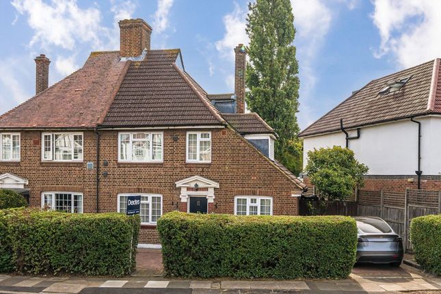 3 bedroom semi-detached house for sale