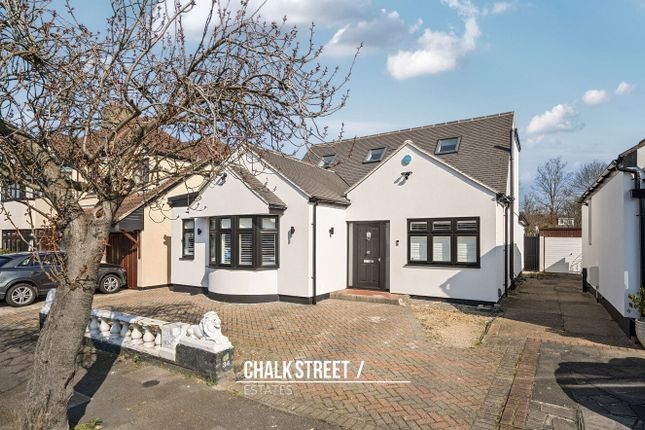 Beverley Gardens, Hornchurch, RM11 4 bed detached house for sale