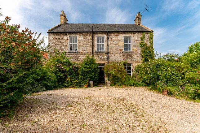 6 bedroom link detached house for sale