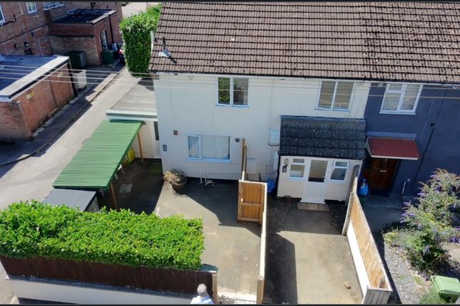 6 Cornwall Avenue, Cheltenham, GL51 4 bed semi