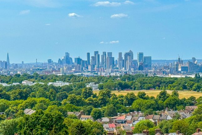 Riverview Heights, Eglinton Hill... 2 bed apartment for sale