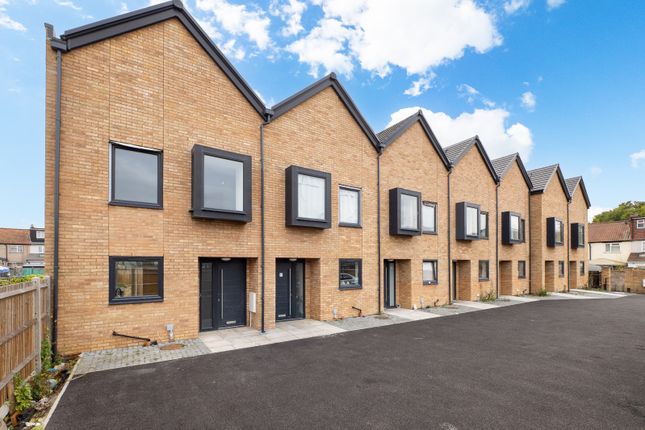 Terraced house for sale