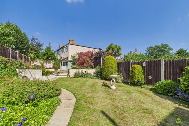Hook Lane, Welling, Kent, DA16 3 bed semi