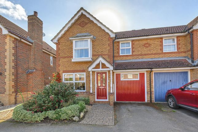 Chestnut Close, Kings Hill, ME19 4FP 3 bed semi