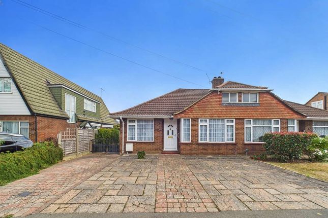 Field Road, Feltham, Middlesex, TW14 2 bed bungalow for sale
