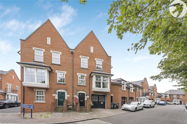 Calcroft Avenue, Greenhithe, Kent, DA9 4 bed terraced house for sale
