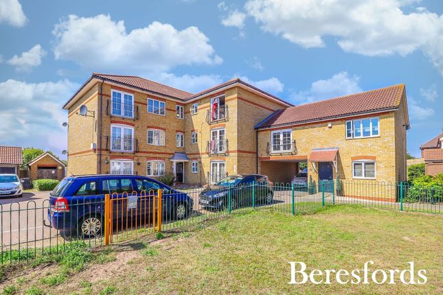 Cavendish Gardens, Aveley, RM15 2 bed apartment for sale