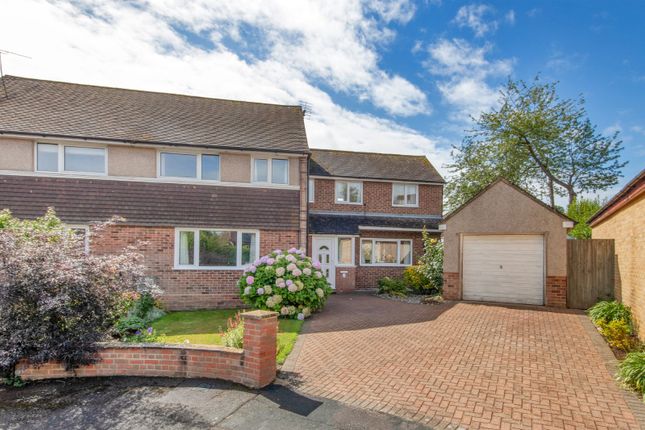 Willow Wood Road, Meopham, Gravesend... 4 bed semi