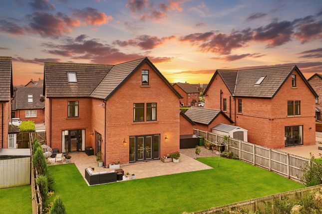 6 bedroom detached house for sale