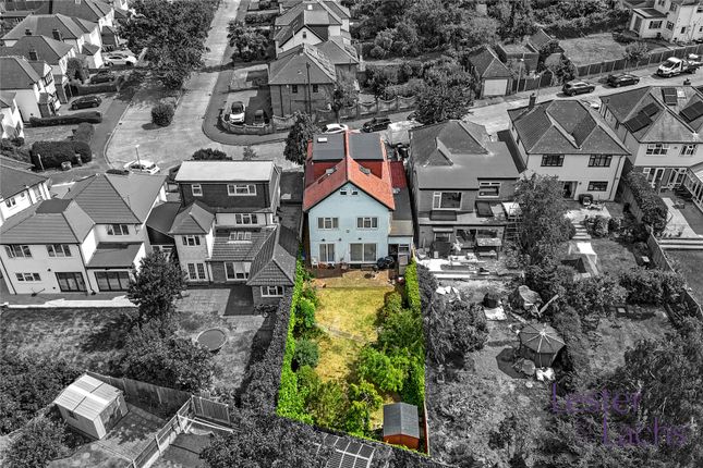 5 bed detached house