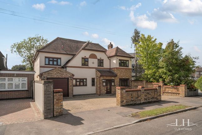 Ayloffs Walk, Hornchurch 5 bed detached house for sale