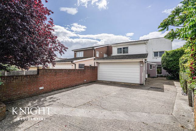 5 bedroom semi-detached house for sale