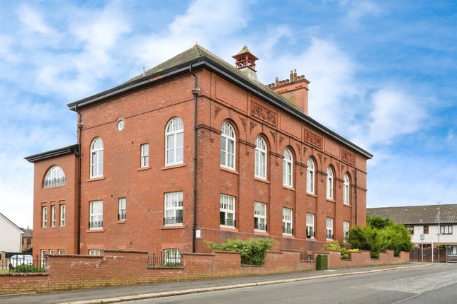 3 bedroom ground floor flat for sale