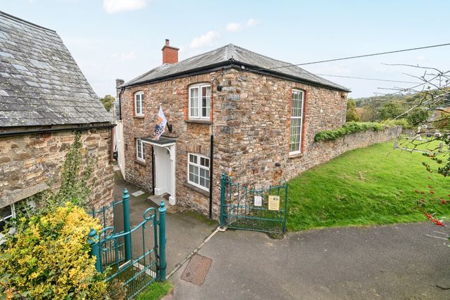 Newton Square, Bampton, Tiverton... 3 bed semi