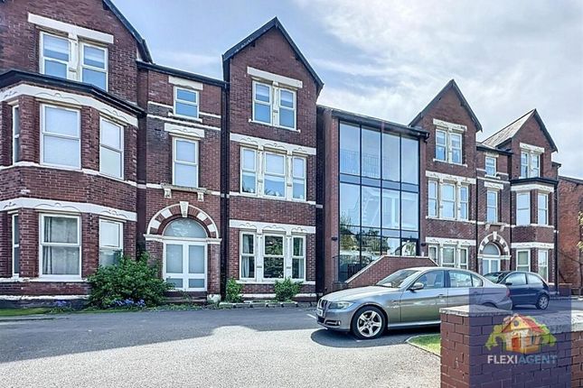 6 Lathom Road, Merseyside PR9 2 bed apartment for sale