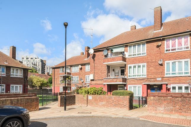 Fendt Close, London 3 bed apartment for sale