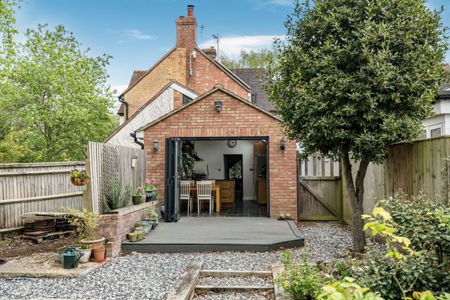 Haddenham Road, Aylesbury HP17 3 bed terraced house for sale