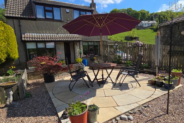 3 bed link detached house