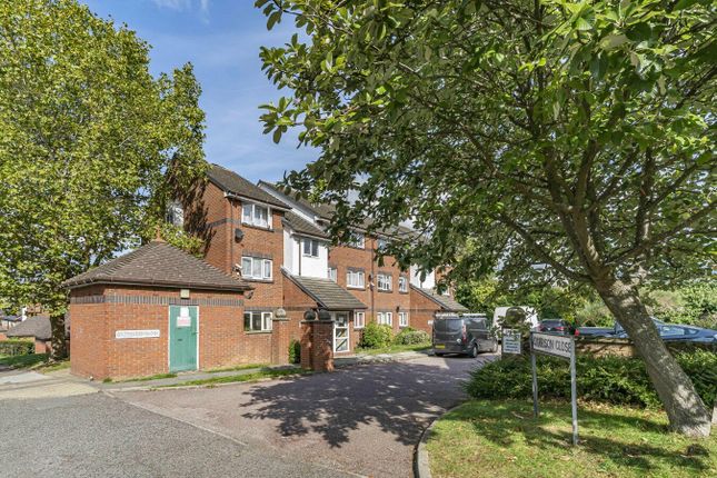 Garrison Close, London, SE18 1 bed apartment for sale