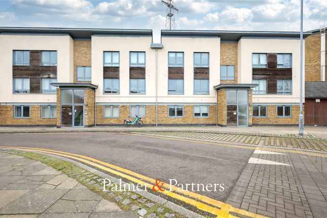Ballantyne Drive, Colchester, Essex, CO2 2 bed apartment for sale