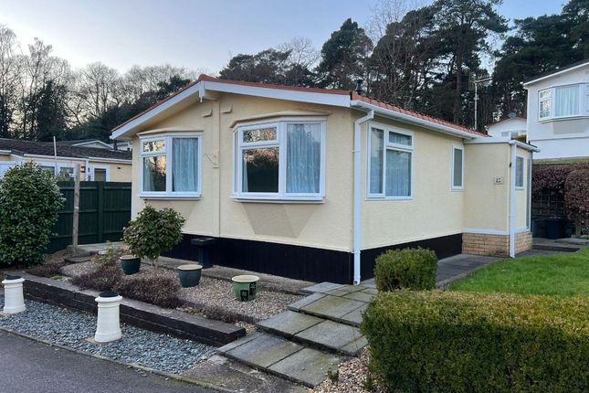Pirbright Road, Guildford GU3 2 bed park home for sale