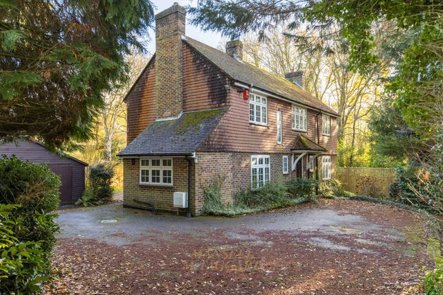 Green Lane, Crawley RH10 5 bed detached house for sale