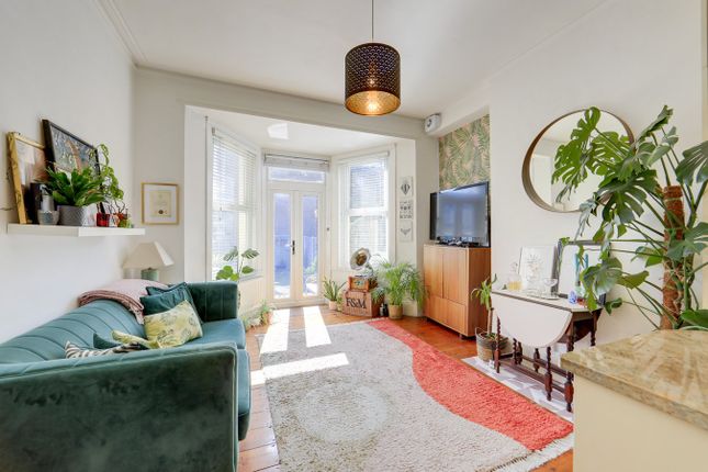 Stanstead Road, Catford, London, SE6 2 bed flat for sale