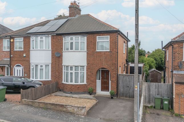 Braunstone Close, Leicester, LE3 3 bed semi
