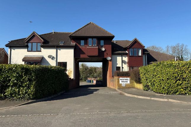 Weydon Lane, Farnham, Surrey, GU9 1 bed flat for sale