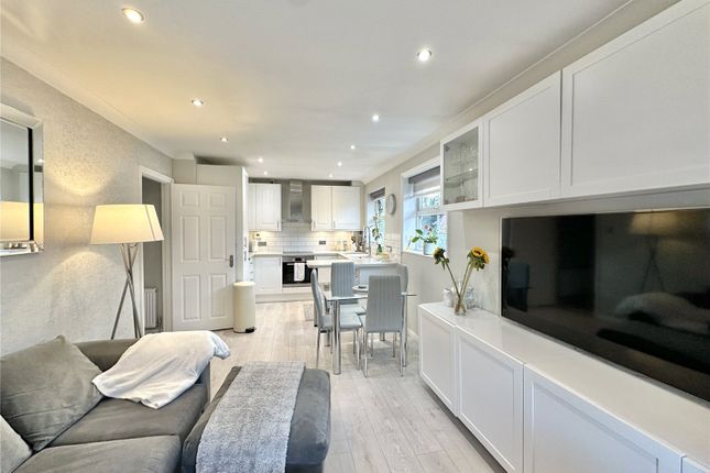 Park Street, St. Albans... 2 bed apartment for sale
