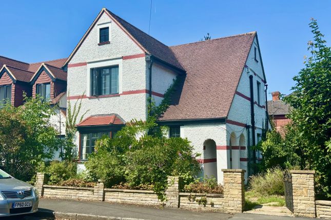 Daleham Avenue, Egham, Surrey, TW20 3 bed detached house for sale