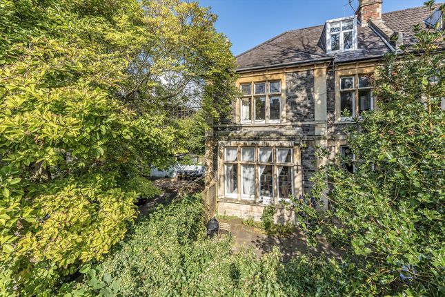 3 bedroom flat for sale