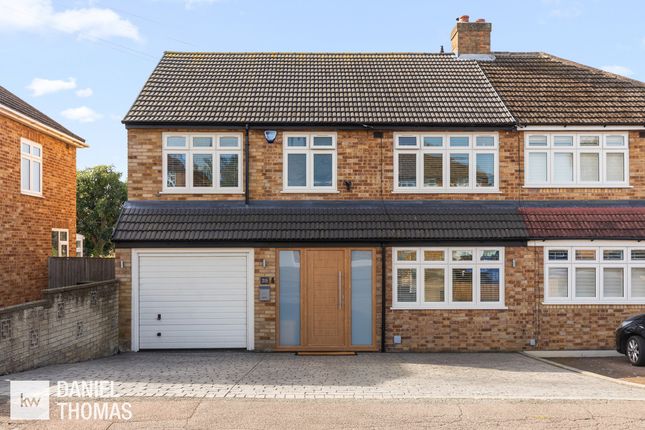 Harriescourt, Waltham Abbey, EN9 4 bed semi